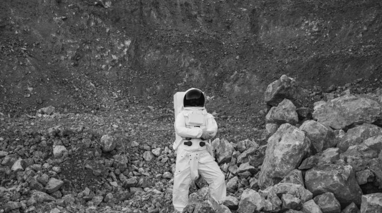 De ce fotografiile din spațiu sunt alb-negru: Cum le adaugă NASA culoare